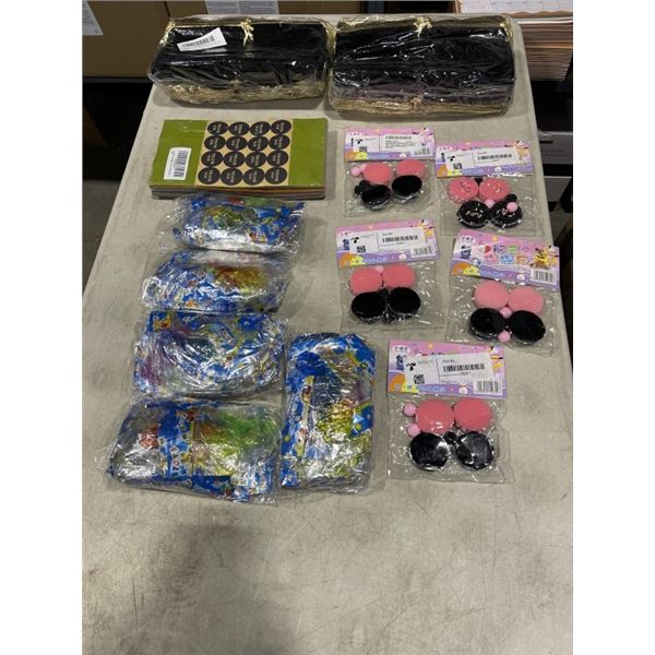 100 NEW 6X5 INCH BLACK VELVET GIFT BAGS AND ASSORTED NEW KIDS GOODY BAG PARTY FAVORS