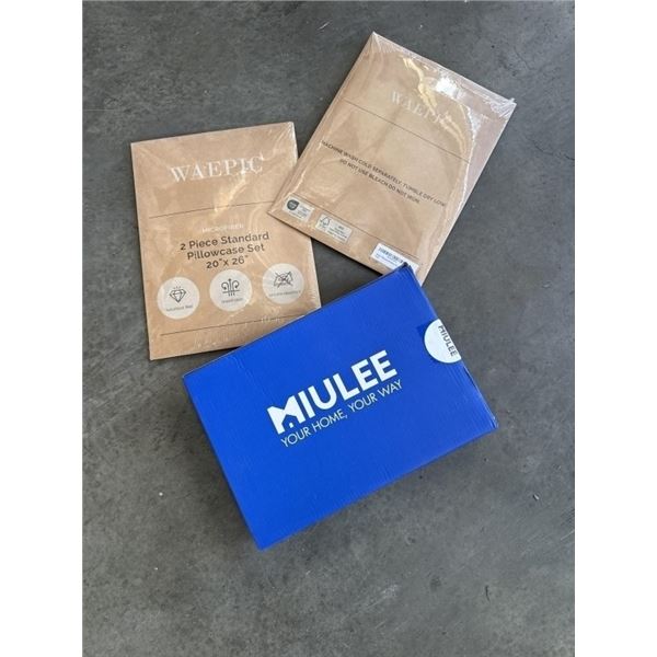 NEW 50 X 60 PLUSH WHITE SOFT THROW BLANKET AND 2 NEW SETS OF STANDARD SIZE PILLOW CASE SETS, LUXURIO