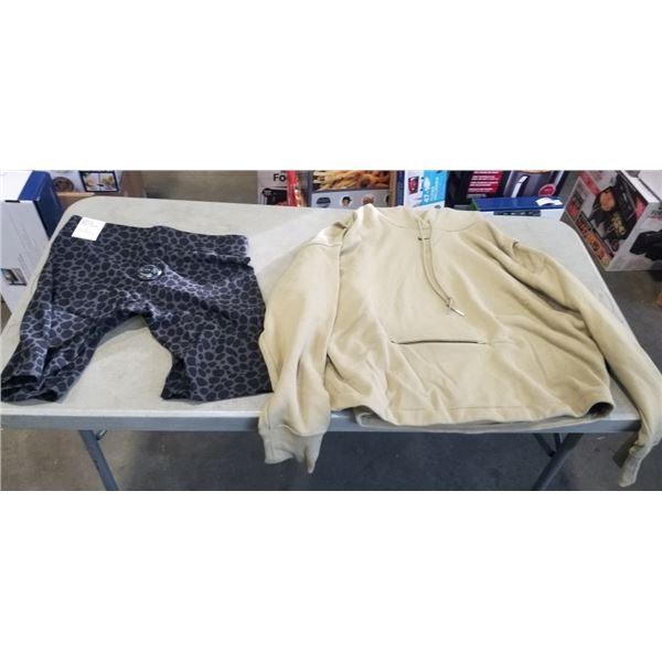 NEW LADIES NIKE SWEATER AND BIKER SHORTS - SIZE X-LARGE