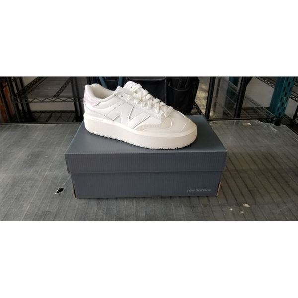 NEW PAIR OF NEW BALANCE CT302 WHITE PURPLE SHOES SIZE WOMENS 6, MENS 4.5