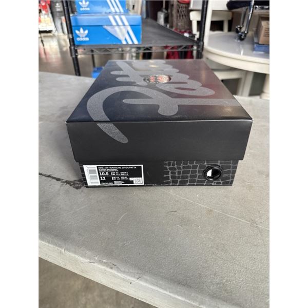 NEW NIKE AIR HUARACHE 20Y24 / PATTA SIZE US MENS 10.5, WOMENS 12