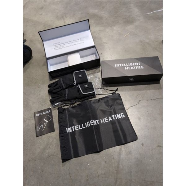 2 PAIRS OF HEATED GLOVES