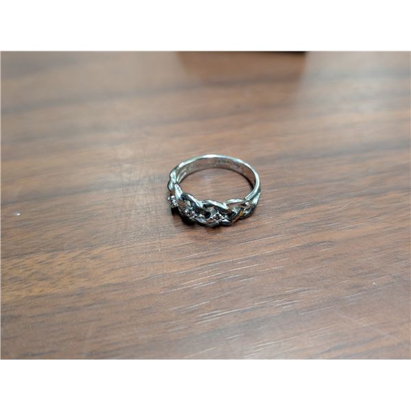 The Bradford Exchange 9.25 Silver Sterling Ring w/ Certificate and House in original case