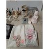 Image 3 : Candles, lamp, alarm clock, glass décor