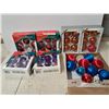Image 1 : Christmas bulbs