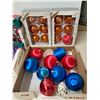 Image 3 : Christmas bulbs