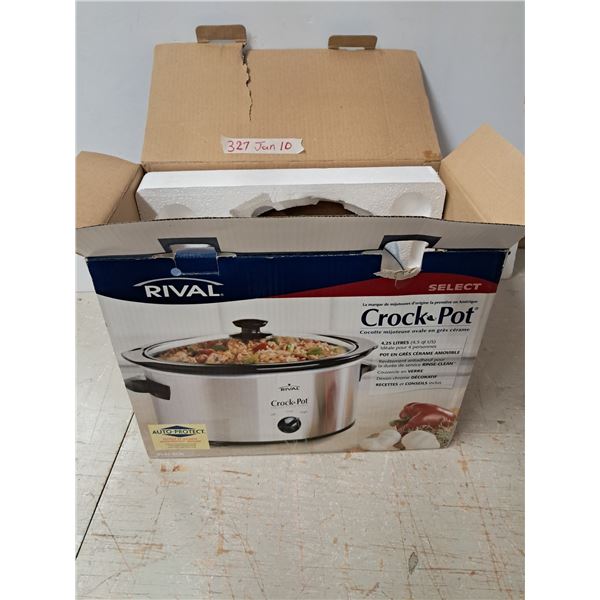 crock pot comes in original box