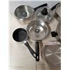 Image 2 : 7 pots 1 missing a lid