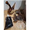 Image 2 : tin box, lunch bag, glass cups misc