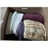 Image 1 : box of towels