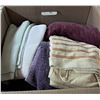 Image 3 : box of towels