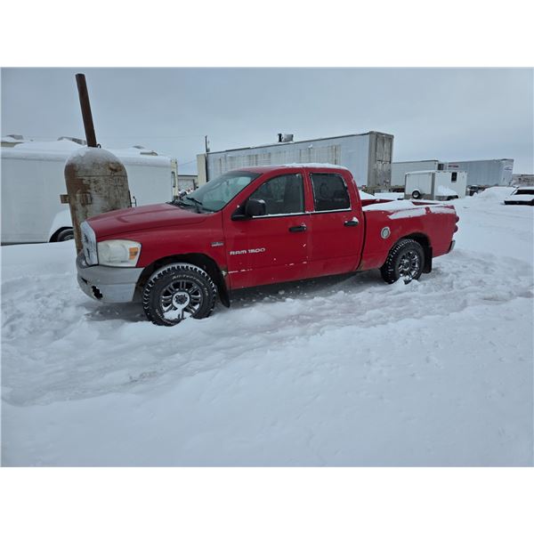 2005 dodge ram 1500-VIN: 1D7HU182X7J616530- Runs and drives- Sask REG