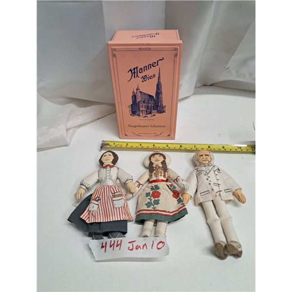 manner wien tin + 3 dolls