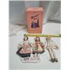Image 1 : manner wien tin + 3 dolls