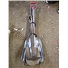 Image 1 : Lot of shovels and 1 hoe