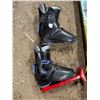 Image 2 : Kastle Pure Machine Skis w/ Ski Boots w/ carry clip (71")