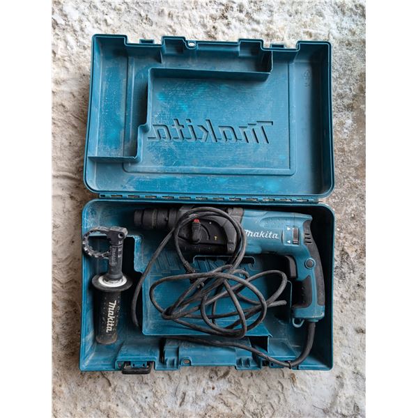 Makita Concrete/Steel Drill w/ case (Not Tested)