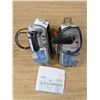 Image 1 : (2) Siemens Open Air GMA Series Rotary Spring Return Actuator (Possibly Never Used) (2) Different En