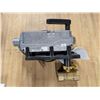 Image 3 : (2) Siemens Open Air GMA Series Rotary Spring Return Actuator (Possibly Never Used) (2) Different En