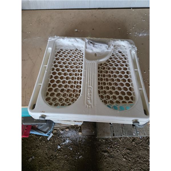 Baby gate