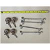Image 1 : (4) Furniture Castors, (6) Cabinet Pulls