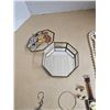 Image 5 : Lot of Fashion Jewelry & Jewelry Box