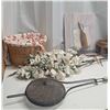 Image 3 : floral décor, basket, canvas painting, flower pots, popcorn popper misc