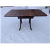 Image 5 : duncanfief table (57"x30"x38") and chairs (harpback chairs)