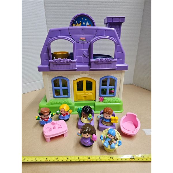 Fisher Price Doll House w/ Figures