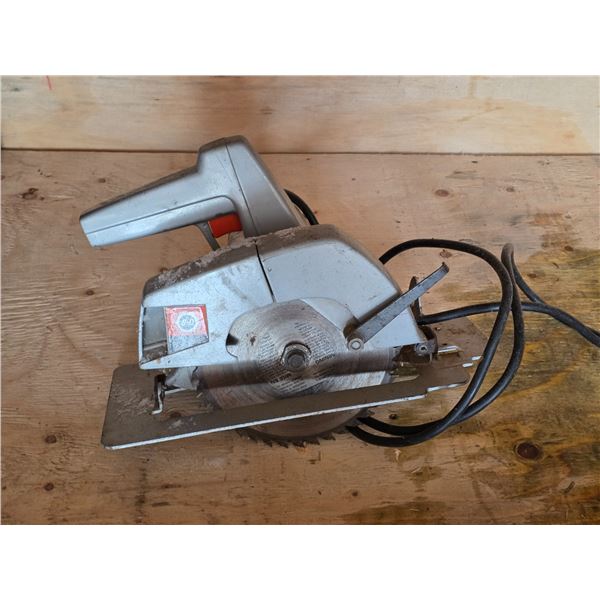Black and decker 10" skilsaw