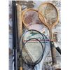 Image 2 : Ski poles and sports equipment