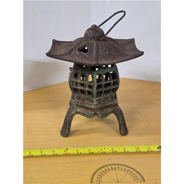 3 footed cast iron lantern