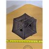 Image 2 : 3 footed cast iron lantern