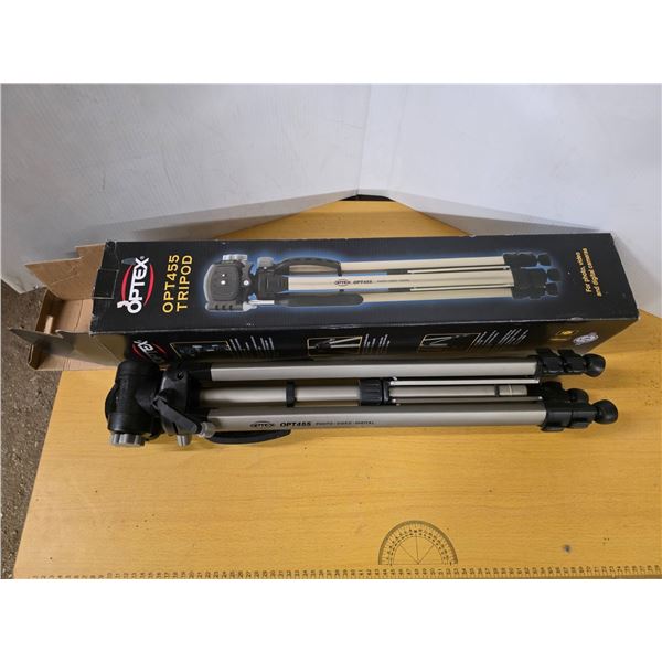 Optex tripod- with box
