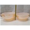 Image 2 : two oven fire-king ware mixing bowls