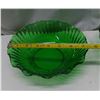 Image 3 : 2 green glass bowls