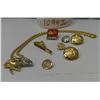 Image 1 : horse necklace + buttons