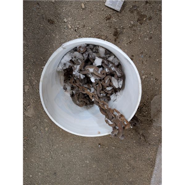 Pail w/ 1"-2"x Variety Length Chains