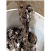 Image 2 : Pail w/ 1"-2"x Variety Length Chains
