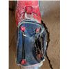 Image 6 : SPORTSER Golf Club Bag W/ Gold Clubs