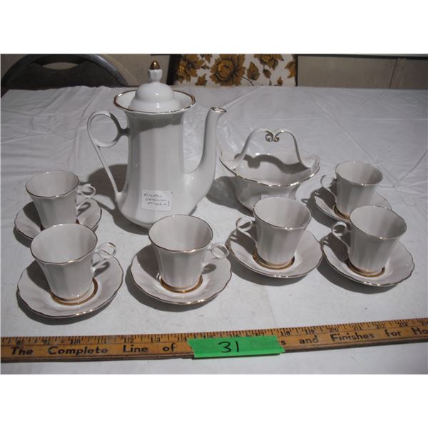 vintage ukrainian (korosten?) - tea pot, (6) cups, (6) sauces + candy dish basket (good condition)