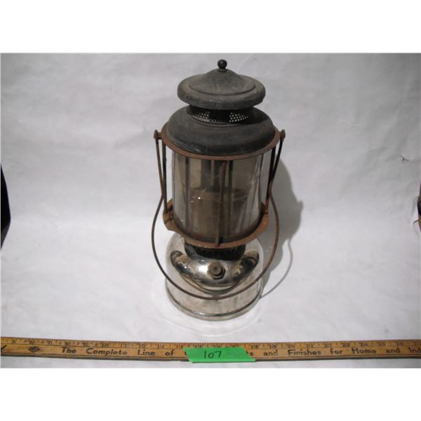 vintage coleman quick lite lantern with mica