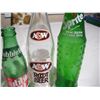 Image 5 : (4) vintage pop bottles