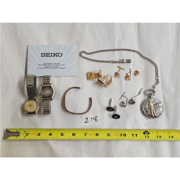 Two Seiko Quartz men’s battery operated wrist watches, instruction book. Both watches water