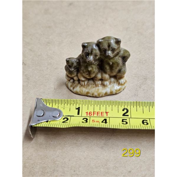 Wade Tea Ornament Nursery Rhyme - "The Three Bears" - Hard to find, no damage