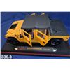 Image 3 : Large 1:18 Scale Hummer soft top - 1998, mint condition