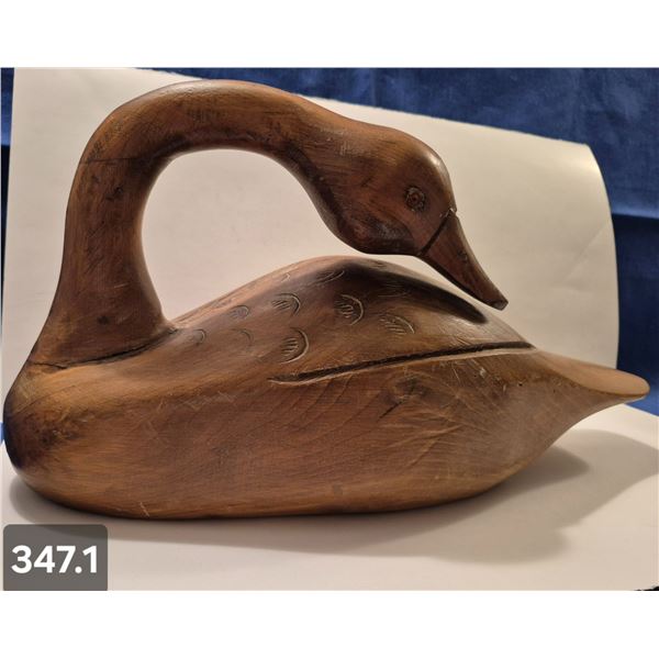 Large Folk Art hand-carved goose - Glass eyes, 1940s, 17 inches long