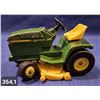 Image 1 : Ertl Diecast John Deere garden tractor - made in USA, 4 1/2 inches long