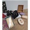 Image 2 : make up kit, wooden box, soaps + gloves