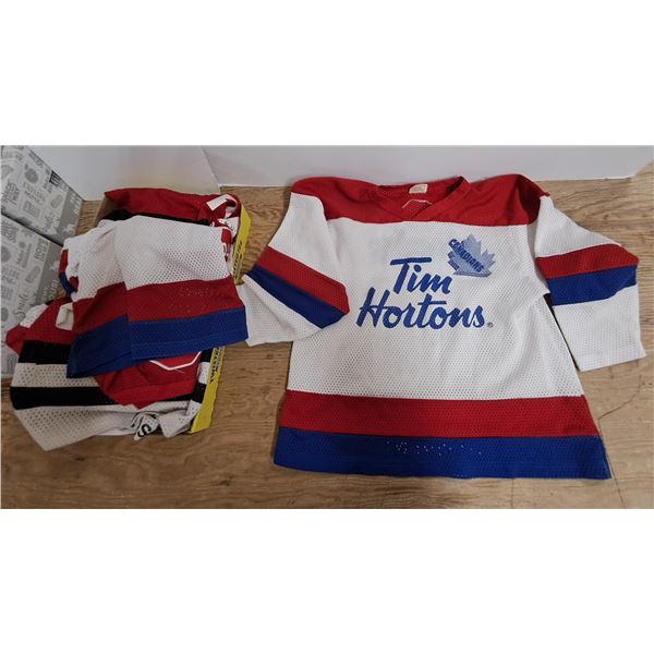 (5) sweater Tim Hortons (1) adult small (4) youth)